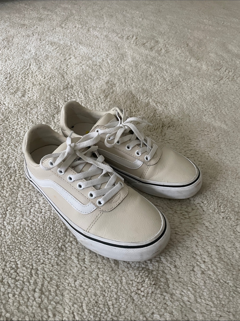 Vans Low-Top Sneakers in Cream with White Stripe